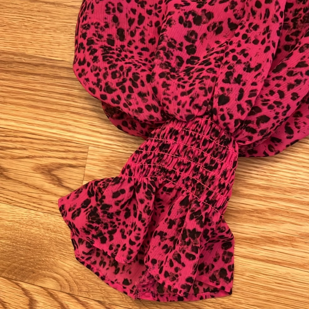 Vince Camuto Small Pink and Black Blouse V neck - Picture 4 of 7